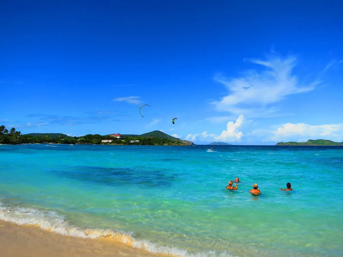 2Br Luxury Beachfront Duplex Villa On Sapphire Beach III East End