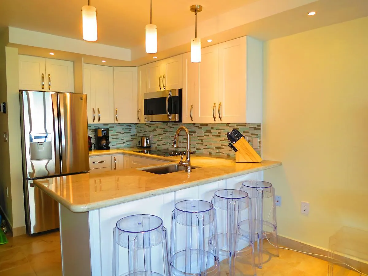 2Br Luxury Beachfront Duplex Villa On Sapphire Beach III East End