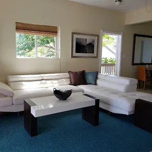 Indigo Sunny 1br In Private Gated Estate Apartment