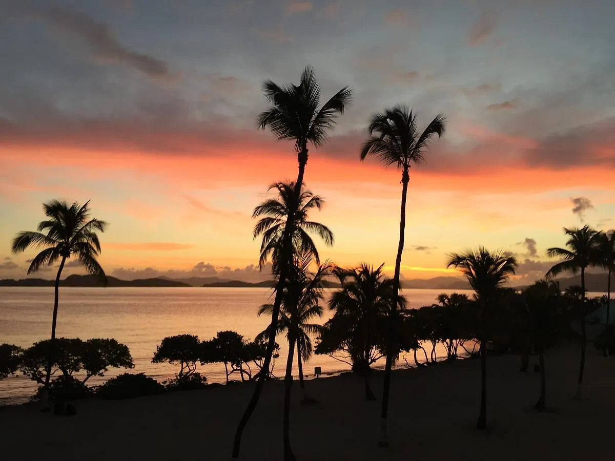 2Br Luxury Beachfront Duplex Villa On Sapphire Beach III East End  Resort East End (Saint Thomas)